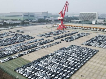 美国威胁对华出口产品再加税10%，中国光伏产业影响几何 中国多家光伏企业均启动了赴