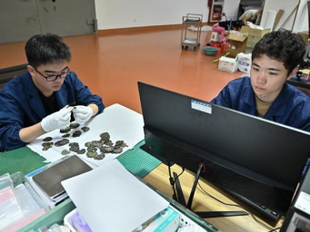 博物馆里的台湾实习生：一场跨越千年的“邂逅”