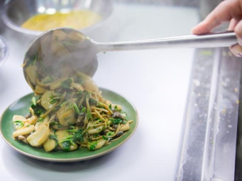 浙江人除了养孩子，还要“养年糕”