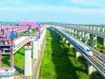 巢马城际铁路架梁施工稳步推进